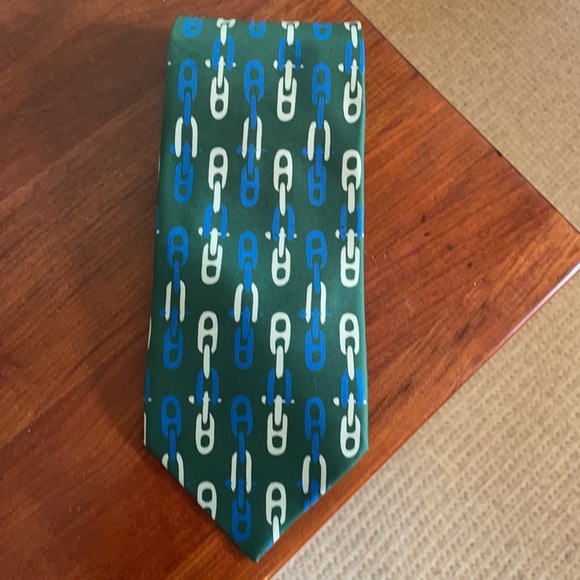 Authentic Gucci Silk Tie - Picture 2 of 4